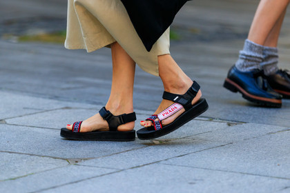 prada sandals, logo strap shoes, fashion week, frenchystyle, FW, jonathan paciullo, street style, atmosphere details, horizontal, detail
