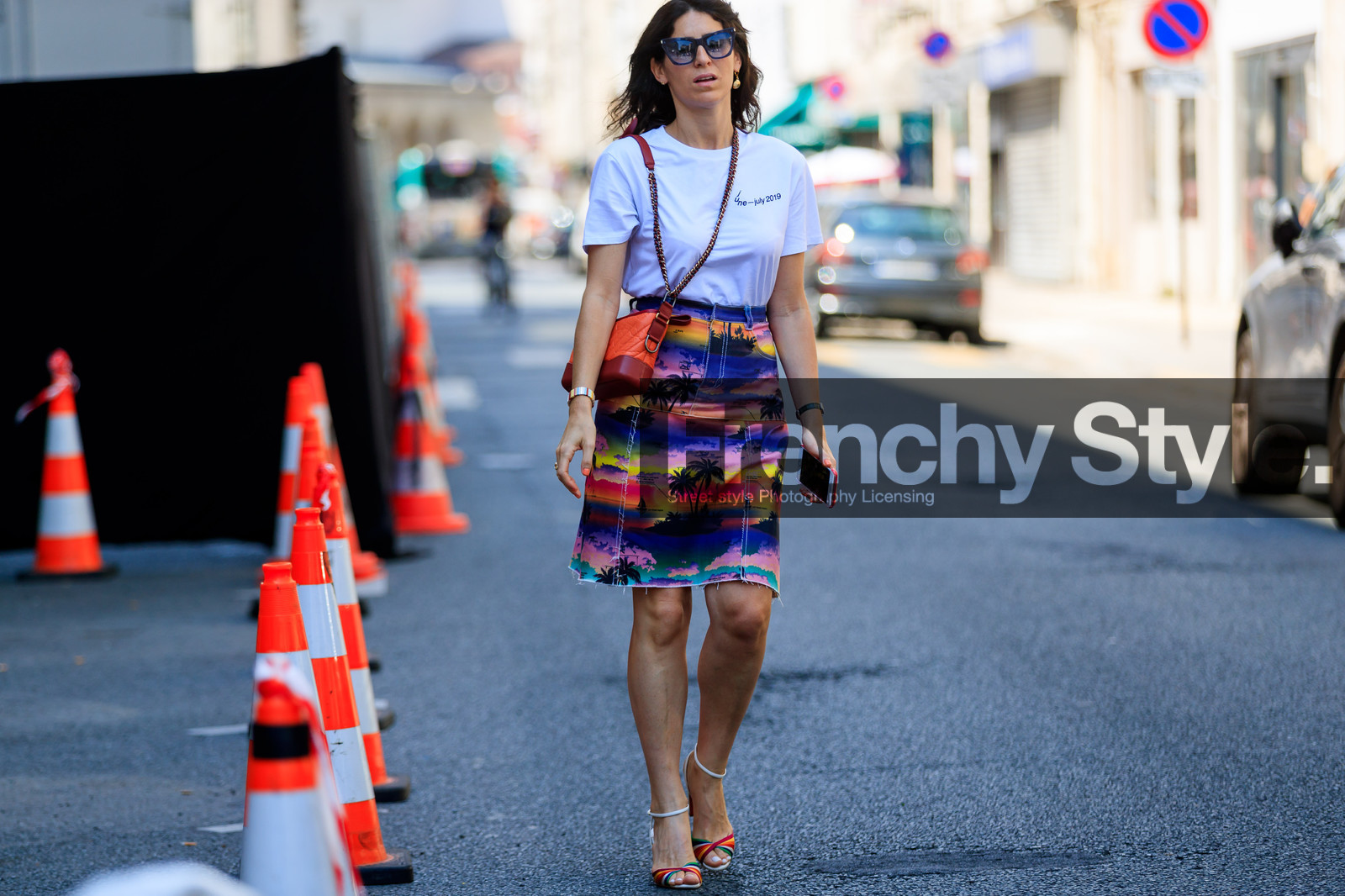 graphic skirt, high heels, leather bag, leather shoes, multicolor shoes, multicolor skirt, orange bag, printed skirt, purple, red, sunglasses, turquoise, white t shirt, yellow, fashion week, frenchystyle, FW, jonathan paciullo, street style, PFW, PARIS, atmosphere details, horizontal, full length, AUTUMN WINTER 2018-2019, FALL WINTER 2018-2019, FW 18-19, deborah reyner sebag
