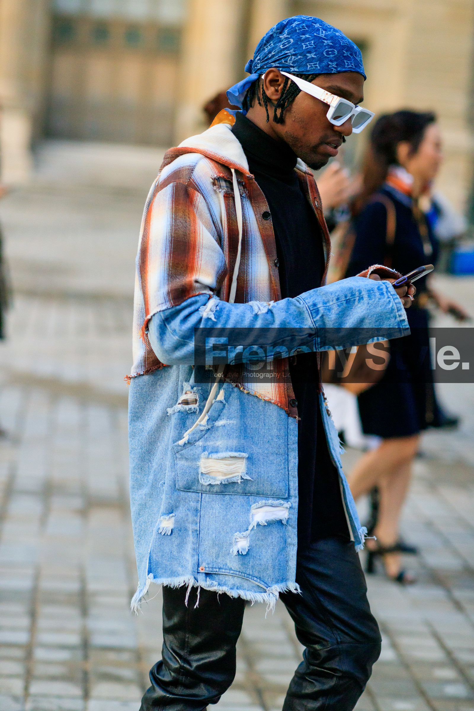 monogrammed scarf, denim, denim jacket, denim shirt, denim scarf, used jacket, checked jacket, checked shirt, red shirt, white sunglasses, louis vuitton sunglasses, louis vuitton scarf, PARIS, PFW, SPRING SUMMER 2020, SS 20, fashion week, frenchystyle, FW, jonathan paciullo, street style, vertical, atmosphere details, detail