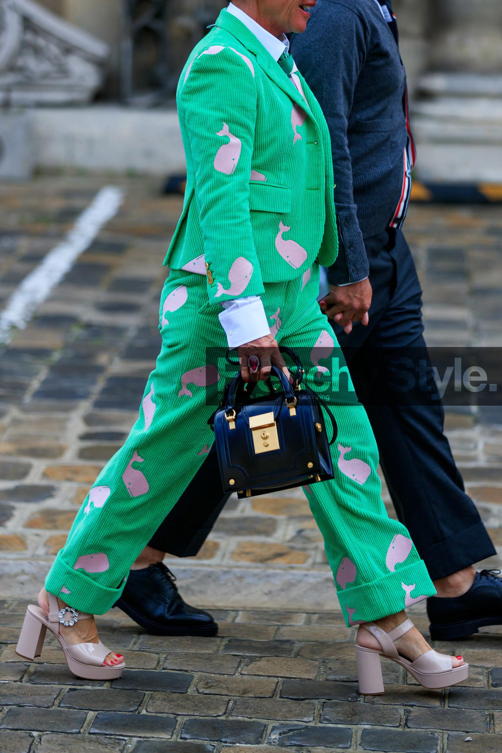 green jacket, green pants, green suits, corduroy jacket, corduroy pants, velvet jacket, velvet pants, embroidered jacket, embroidered pants, nude sandals, platform sandals, strassed buckle shoes, polish shoes, polish sandals, black leather bag, hand bag, thom browne bag, thom browne jacket, thom browne pants, thom browne look, fashion week, frenchystyle, FW, jonathan paciullo, street style, PFW, PARIS, SPRING SUMMER 2020, SS 20, horizontal, atmosphere details, detail