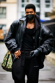 menswear, fashion week, frenchystyle, FW, jonathan paciullo, street style, PFW, PARIS, AUTUMN WINTER 2022-2023, FALL WINTER 2022-2023, FW 22-23, atmosphere details, detail, vertical