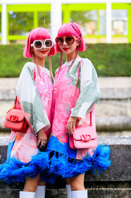 Ami and Aya Suzuki, valentino bag, valentino dress, valentino sunglasses, pink hair, pink dress, pink leather bag, light green dress, blue dress, feather details, feather dress, long sleeves dress, mini dress, floral printed dress, red sunglasses, white sunglasses, geometric shape glasses, big sunglasses, red leather bag, shoulder bag, strassed headband, pink headband, PARIS, PFW, SPRING SUMMER 2020, SS 20, fashion week, frenchystyle, FW, jonathan paciullo, street style, vertical, atmosphere details, detail