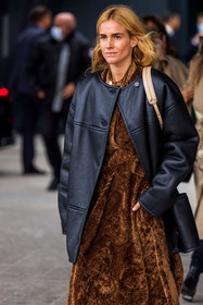 black coat, Blanca Miro, brown dress, coat, cordoroy dress, dress, leather coat, velvet dress, fashion week, frenchystyle, FW, jonathan paciullo, street style, PFW, PARIS, SPRING SUMMER 2022, SS 22, vertical, atmosphere details