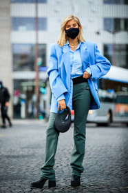 xenia adonts, light blue jacket, light blue shirt, kaki pants, flare pants, black leather boots, wedge boots, high heels boots, black leather bag, round shape bag, box bag, hand bag, coperni bag, multi necklace, golden necklace, silvered necklace, covid face mask, fashion week, frenchystyle, FW, jonathan paciullo, street style, PFW, PARIS, SPRING SUMMER 2021, SS 21, vertical, full length