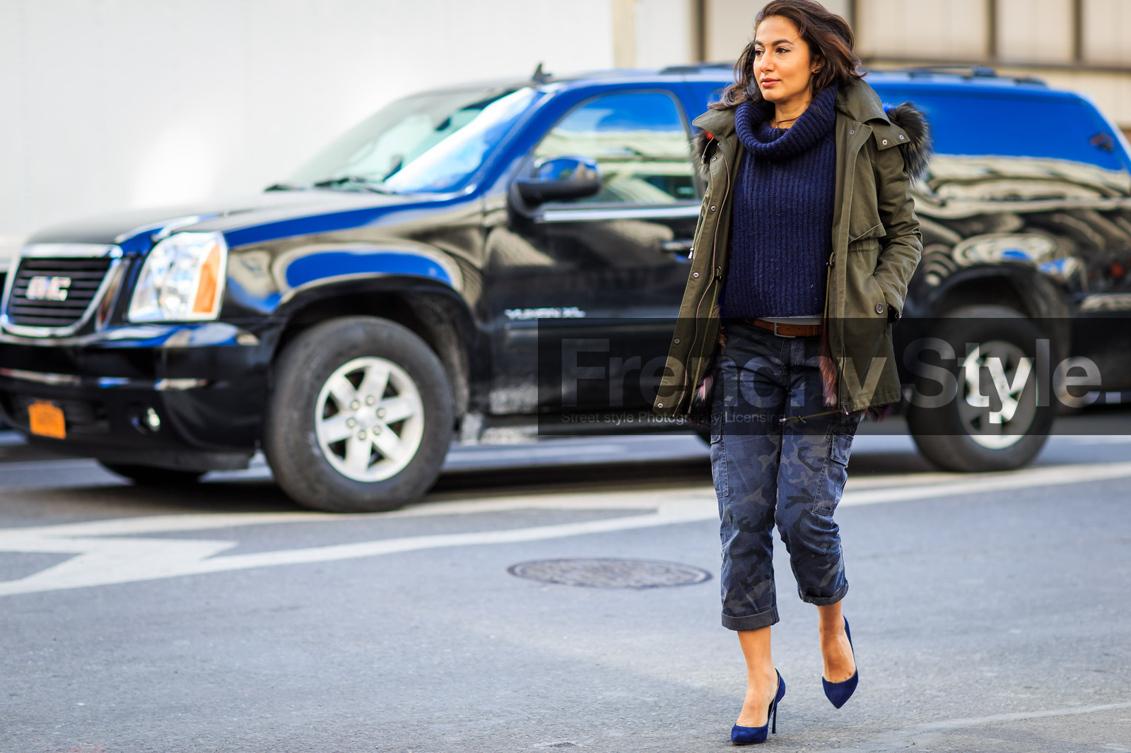 atmosphere details, AUTUMN WINTER 2016-2017, AW 16-17, blue heels, blue knit, blue sweater, camo pants, camouflage, FALL WINTER 2016-2017, fashion week, frenchystyle, full length, fur collar, FW, FW 16-17, green coat, green jacket, high heels, horizontal, jonathan paciullo, kaki coat, kaki jacket, military pants, nausheen shah, navy sweater, NEW YORK, NYFW, parka, street style, suede shoes, woman