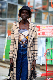light beige coat, checked coat, burberry coat, scarf, scarf top, strapless top, silk top, denim, blue jeans, black hat, leopard printed hat, animal printed hat, grey scarf, multicolor scarf, hermes scarf, fashion week, frenchystyle, FW, jonathan paciullo, street style, PFW, PARIS, SPRING SUMMER 2021, SS 21, vertical, atmosphere details, detail, model