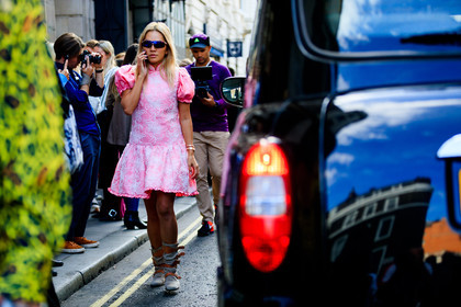 bulgari, grey boots, leather shoes, pink dress, sunglasses, tina leung, watch, fashion week, frenchystyle, FW, jonathan paciullo, street style, LFW, LONDON, SPRING SUMMER 2019, SS 19, atmosphere details, horizontal, full length