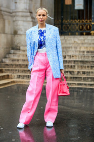 light blue jacket, white t-shirt, blue t-shirt, embroidered t-shirt, pink pants, pink leather bag, hermes bag, birkin hermes bag, white leather sneakers, adidas sneakers, stan smith sneakers, fashion week, frenchystyle, FW, jonathan paciullo, street style, PFW, PARIS, vertical, full length