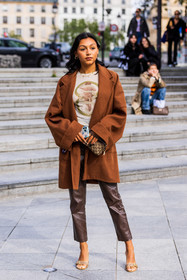 beige t-shirt, brown coat, brown pants, coat, croco pants, dior sandals, leather pants, nude sandals, Océane Guichard, pants, printed t-shirt, sandals, t-shirt, fashion week, frenchystyle, FW, jonathan paciullo, street style, PFW, PARIS, SPRING SUMMER 2022, SS 22, vertical, full length