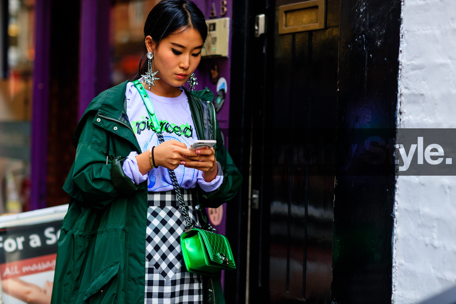 atmosphere details, black and white, chanel, checked skirt, detail, earrings, fashion week, frenchystyle, FW, graphic skirt, green bag, green jacket, horizontal, jonathan paciullo, leather bag, LFW, LONDON, parka, plaid, printed skirt, SPRING SUMMER 2017, SS 17, street style, white t shirt, woman
