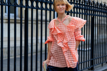 checked, pink top, plaid, ruffles, PFW, fashion week, frenchystyle, FW, jonathan paciullo, street style, PARIS, horizontal, atmosphere details, detail, AUTUMN WINTER 2018-2019, FALL WINTER 2018-2019, FW 18-19, vika gazinskaya