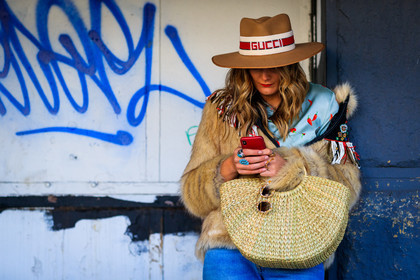 beige hat, blue denim, blue shirt, denim pants, fringes, fur jacket, gucci, jeans, natural fur, printed shirt, straw bag, sunglasses, trousers, street style, jonathan paciullo, FW, frenchystyle, fashion week, NYFW, NEW YORK, AUTUMN WINTER 2018-2019, AW 18-19, FALL WINTER 2018-2019, FW 18-19, atmosphere details, horizontal, detail