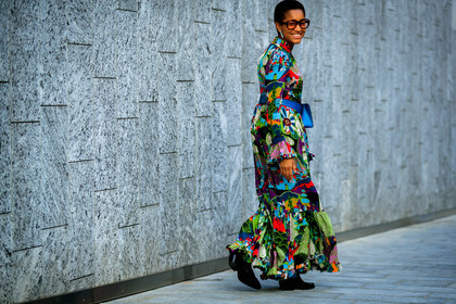black shoes, blue bag, fanny pack, floral, flowers, graphic dress, green dress, leather bag, leather shoes, multicolor dress, printed dress, short hair, sunglasses, tamu mcpherson, fashion week, frenchystyle, FW, jonathan paciullo, street style, MFW, MILAN, SPRING SUMMER 2019, SS 19, atmosphere details, horizontal, full length