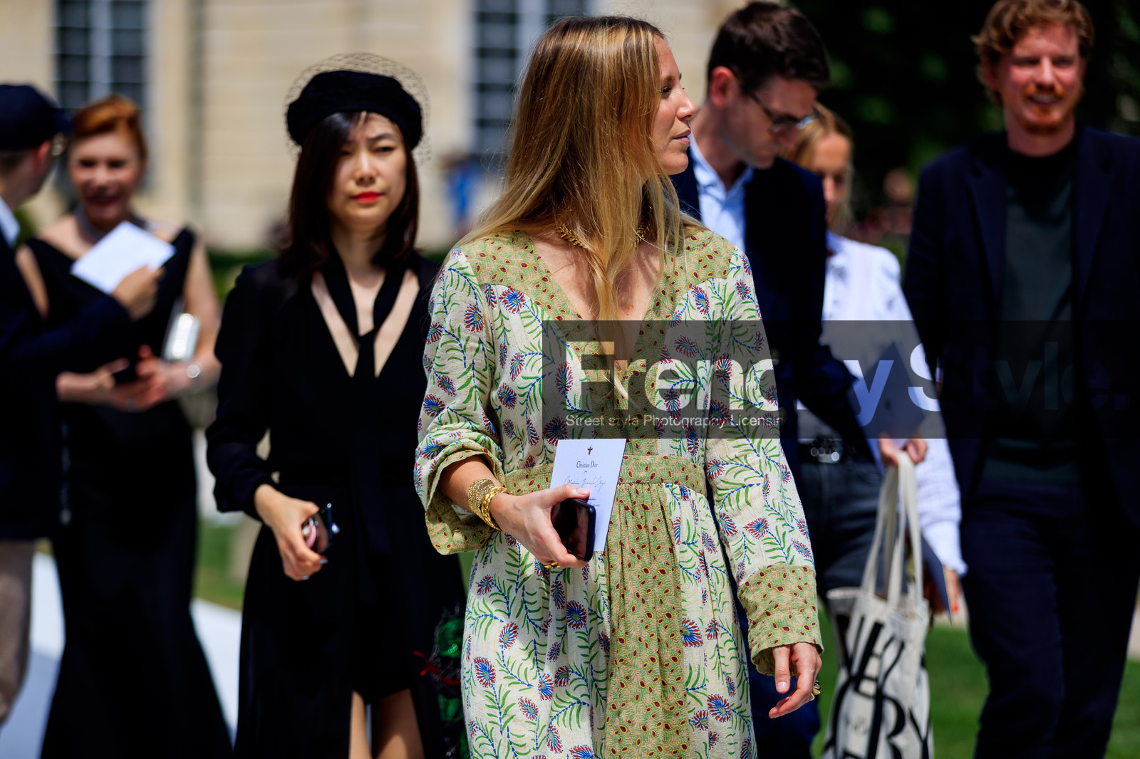 floral, graphic dress, green dress, printed dress, fashion week, frenchystyle, FW, jonathan paciullo, street style, PFW, PARIS, horizontal, atmosphere details, detail, AUTUMN WINTER 2018-2019, FALL WINTER 2018-2019, FW 18-19, jennifer neyt