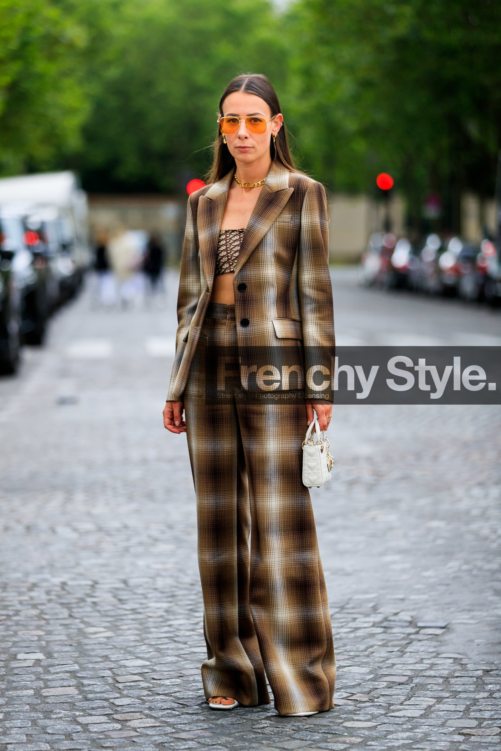 checked jacket, checked pants, checked suits, brown jacket, brown scarf, brown top, brown pants, flare pants, vintage look, orange sunglasses, aviator sunglasses, golden frame sunglasses, golden necklace, golden earrings, vogue sunglasses, monogrammed scarf, monogrammed top, logo printed scarf, logo printed top, cropped top, scarf top, big chain necklace, letters necklace, multi earrings, hoop earrings, dangling earrings, hearcuff, diamond earrings, pearl earrings, dior jacket, dior scarf, dior top, dior total look, dior necklace, dior bag, dior pants, lady dior bag, mini bag, white leather bag, quilted bag, fashion week, frenchystyle, FW, jonathan paciullo, street style, PFW, PARIS, SPRING SUMMER 2022, SS 22, vertical, full length