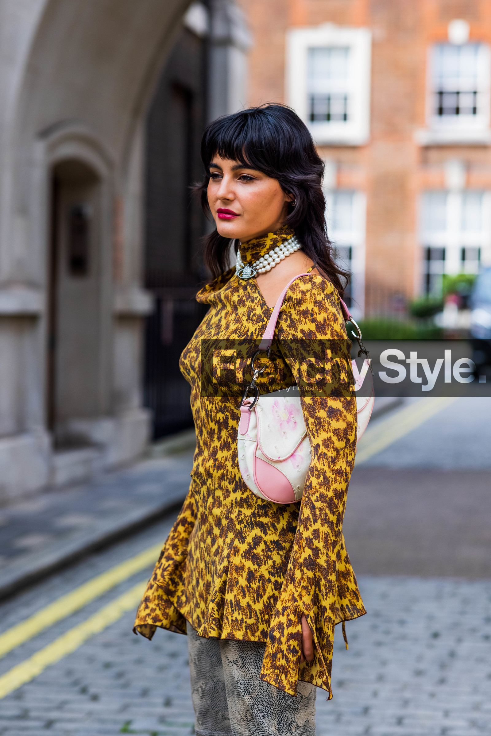 Maria Bernad, animal print, print, saddle, dior, necklace, vivienne westwood, yellow, fashion week, frenchystyle, FW, jonathan paciullo, street style, SS 22, SPRING SUMMER 2022, LFW, LONDON, vertical, atmosphere details, detail