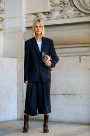animal print, beige bag, black jacket, black pants, black suit, blazer, bordeaux, burgundy, gingham, graphic bag, graphic jacket, graphic pants, high heels, leather bag, leather shoes, linda tol, printed bag, printed jacket, printed pants, red boots, snake print, trousers, white t shirt, PARIS, PFW, street style, jonathan paciullo, FW, frenchystyle, fashion week, AUTUMN WINTER 2019-2020, AW 19-20, FALL WINTER 2019-2020, FW 19-20, vertical, full length
