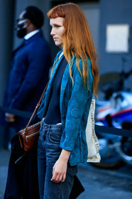 green jacket, cachemere printed jacket, floral printed jacket, street style, jonathan paciullo, FW, frenchystyle, fashion week, MFW, MILAN, SPRING SUMMER 2021, SS 21, vertical, detail, model