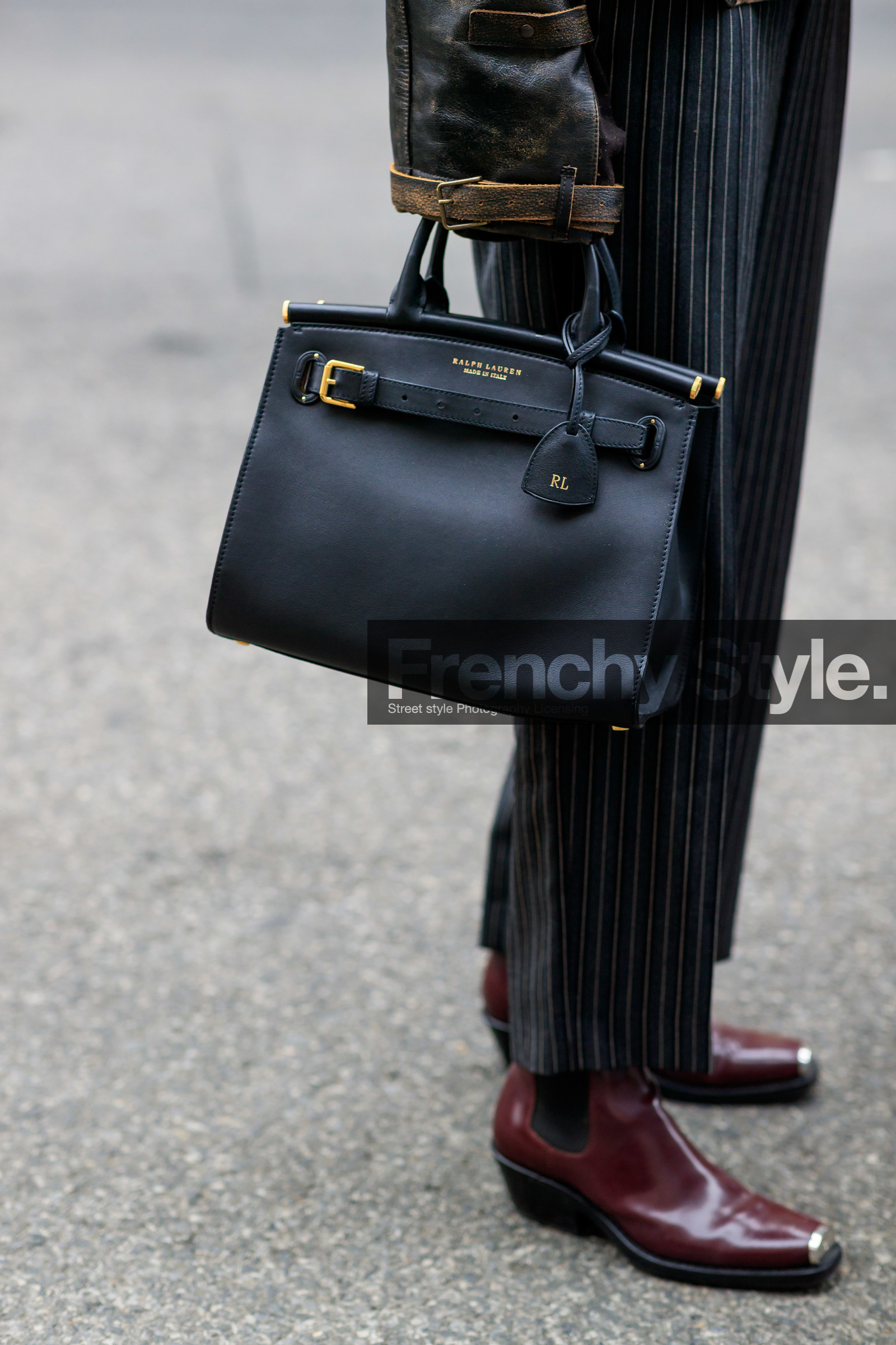 black bag, bordeaux, burgundy, graphic pants, grey pants, leather bag, leather shoes, printed pants, ralph lauren, red boots, trousers, frenchystyle, jonathan paciullo, street style, NYFW, NEW YORK, AUTUMN WINTER 2019-2020, AW 19-20, FALL WINTER 2019-2020, FW 19-20, fashion week, FW, vertical, atmosphere details, detail