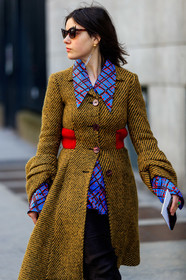 Tatiana Cotliar, yellow coat, woolen coat, striped coat, red coat, red shirt, blue shirt, geometrical printed shirt, checked shirt, 70's look, scale sunglasses, butterfly sunglasses, fashion week, frenchystyle, FW, jonathan paciullo, street style, MFW, MILAN, AUTUMN WINTER 2020-2021, FALL WINTER 2020-2021, FW 20-21, vertical, atmosphere details, detail