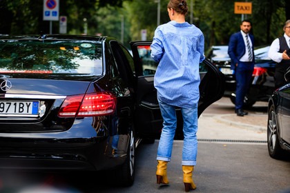 atmosphere details, back detail, blue denim, blue shirt, denim pants, detail, fashion week, frenchystyle, FW, high heels, horizontal, jeans, jo ellison, jonathan paciullo, leather shoes, men shirt, MFW, MILAN, printed shirt, SPRING SUMMER 2017, SS 17, street style, striped shirt, trousers, yellow boots