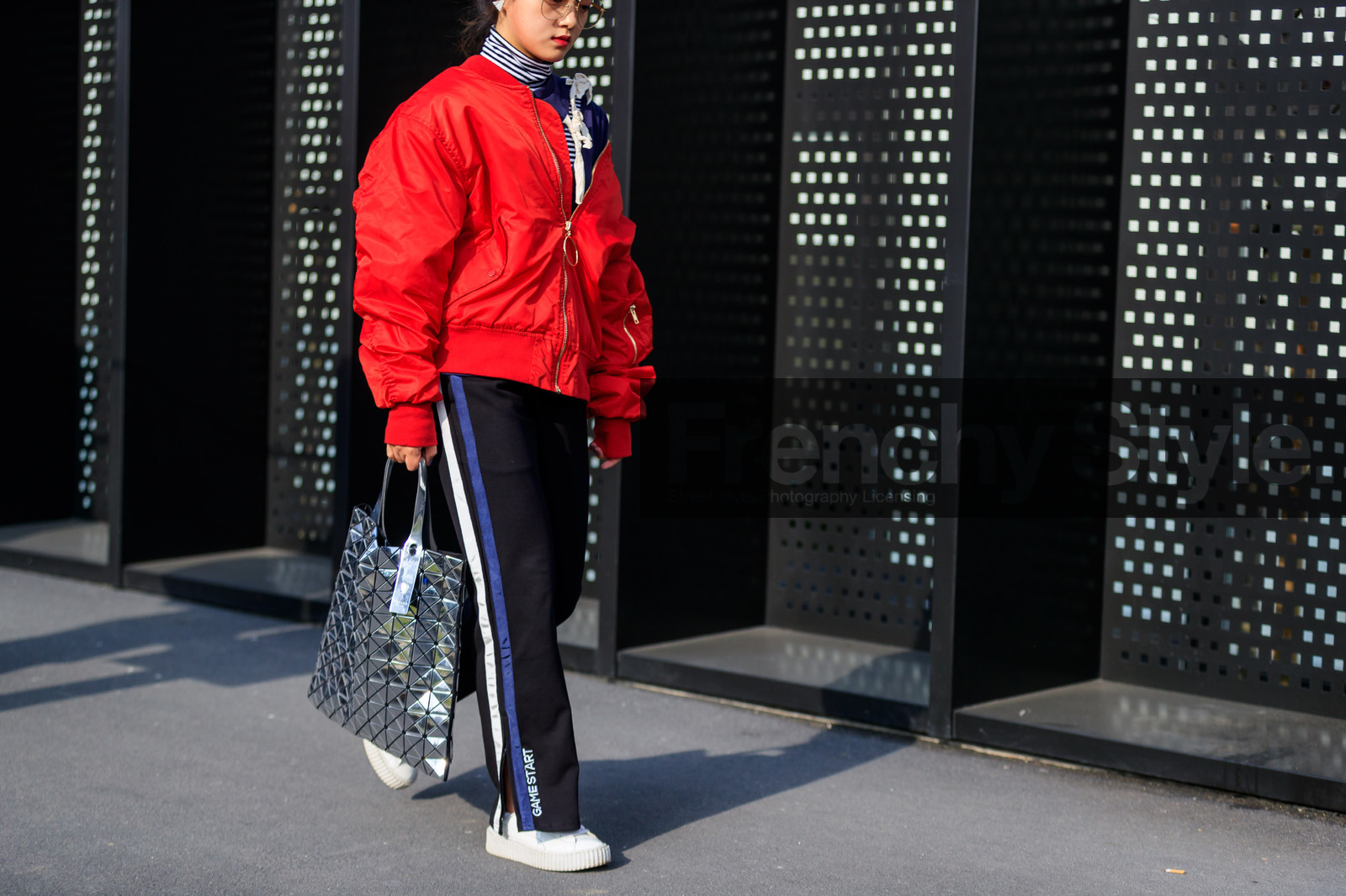 atmosphere details, AUTUMN WINTER 2017-2018, AW 17-18, black pants, blue sweater, bomber jacket, detail, FALL WINTER 2017-2018, fashion week, frenchystyle, FW, FW 17-18, geometric, graphic bag, horizontal, issey miyake, jonathan paciullo, leather bag, leather shoes, MFW, MILAN, red jacket, silver bag, street style, trousers, white sneakers