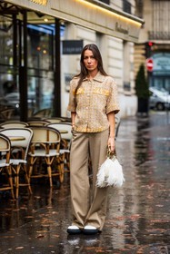 Alice Barbier, bag, beige pants, beige shirt, flare pants, fluid pants, fringes, lanvin bag, pants, printed shirt, shirt, white bag, white boots, yellow shirt, fashion week, frenchystyle, FW, jonathan paciullo, street style, PFW, PARIS, SPRING SUMMER 2022, SS 22, vertical, full length