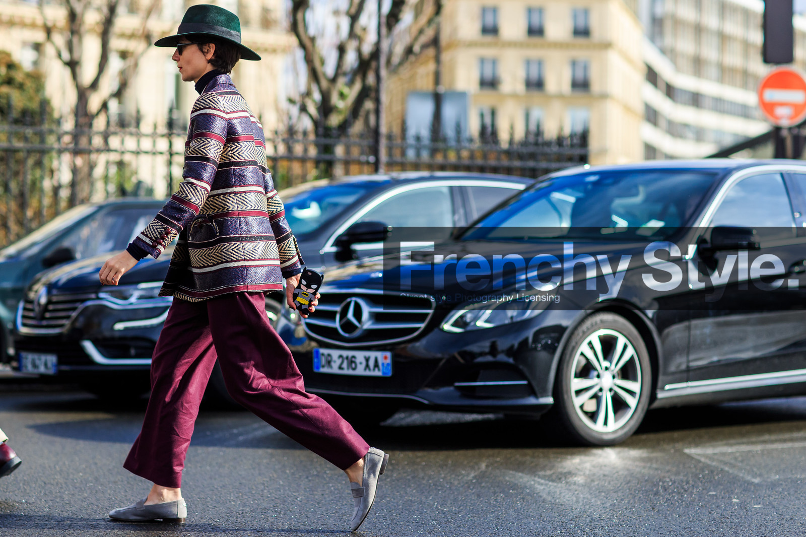 atmosphere details, AUTUMN WINTER 2016-2017, AW 16-17, blazer, FALL WINTER 2016-2017, fashion week, fedora, frenchystyle, full length, FW, FW 16-17, graphic jacket, green hat, horizontal, jonathan paciullo, loafers, PARIS, PFW, printed jacket, purple jacket, red pants, street style, striped jacket, trousers