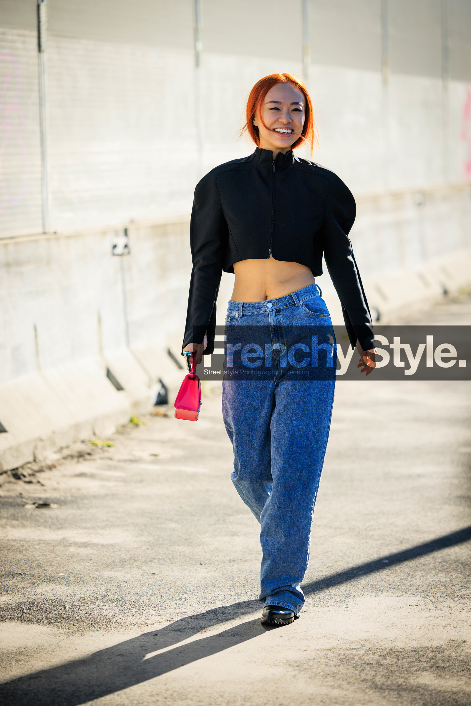 red hair, black top, cropped top, jeans, classic denim, black shoes, leather shoes, pink handbag, mini bag, fashion week, frenchystyle, FW, jonathan paciullo, street style, vertical, full length