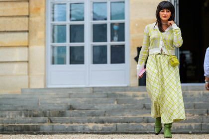 light green cardigan, light green skirt, yellow cardigan, yellow skirt, checked cardigan, checked skirt, yellow bag, yellow leather bag, light green leather bag, quilted bag, mini bag, crossbody bag, zipped bag, silvered necklace, silvered choker, multi necklace, multi chocker, white cardigan, white skirt, long skirt, green leather boots, santiag boots, dior bag, dior cardigan, dior suits, dior total look, maria bernad, fashion week, frenchystyle, FW, jonathan paciullo, street style, PFW, PARIS, AUTUMN WINTER 2021-2022, FALL WINTER 2021-2022, FW 21-22, atmosphere details, horizontal, full length
