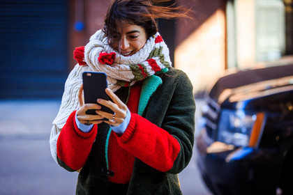atmosphere details, AUTUMN WINTER 2016-2017, AW 16-17, detail, fashion week, frenchystyle, FW, FW 16-17, green fur, green jacket, horizontal, iphone, jonathan paciullo, leandra medine, NEW YORK, NYFW, red sweater, street style, white scarf, woman