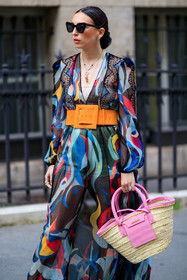 stella mccartney sunglasses, eyecat sunglasses, butterfly sunglasses, black sunglasses, black dress, multicolor dress, long dress, lace dress, long sleeves dress, silk dress, low necked dress, belted dress, big belt, suede belt, orange belt, orange suede belt, pink leather bag, jacquemus bag, basket bag, hand bag, sheer dress, printed dress, golden necklace, long necklace, multi necklace, stone necklace, hoop earrings, golden earrings, diamond ring, silvered ring, fashion week, frenchystyle, FW, jonathan paciullo, street style, PFW, PARIS, AUTUMN WINTER 2021-2022, FALL WINTER 2021-2022, FW 21-22, vertical, atmosphere details, detail