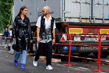 alice & j.s, atmosphere details, black bag, black jacket, black pants, blue boots, blue denim, denim pants, fashion week, frenchystyle, full length, FW, graphic shirt, high heels, horizontal, jeans, jonathan paciullo, leather bag, leather coat, leather shoes, PARIS, PFW, printed shirt, sleeveless, SPRING SUMMER 2018, SS 18, street style, sunglasses, trench coat, trousers, white shirt, white sneakers