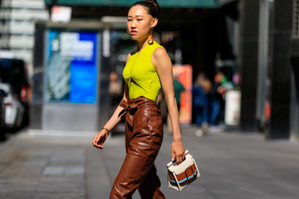 boyy, brown bag, brown pants, earrings, graphic bag, high waist, jaime xie, leather bag, leather pants, leather shoes, printed bag, trousers, white bag, yellow knit, fashion week, frenchystyle, FW, jonathan paciullo, street style, NEW YORK, NYFW, SPRING SUMMER 2020, SS 20, horizontal, atmosphere details, detail