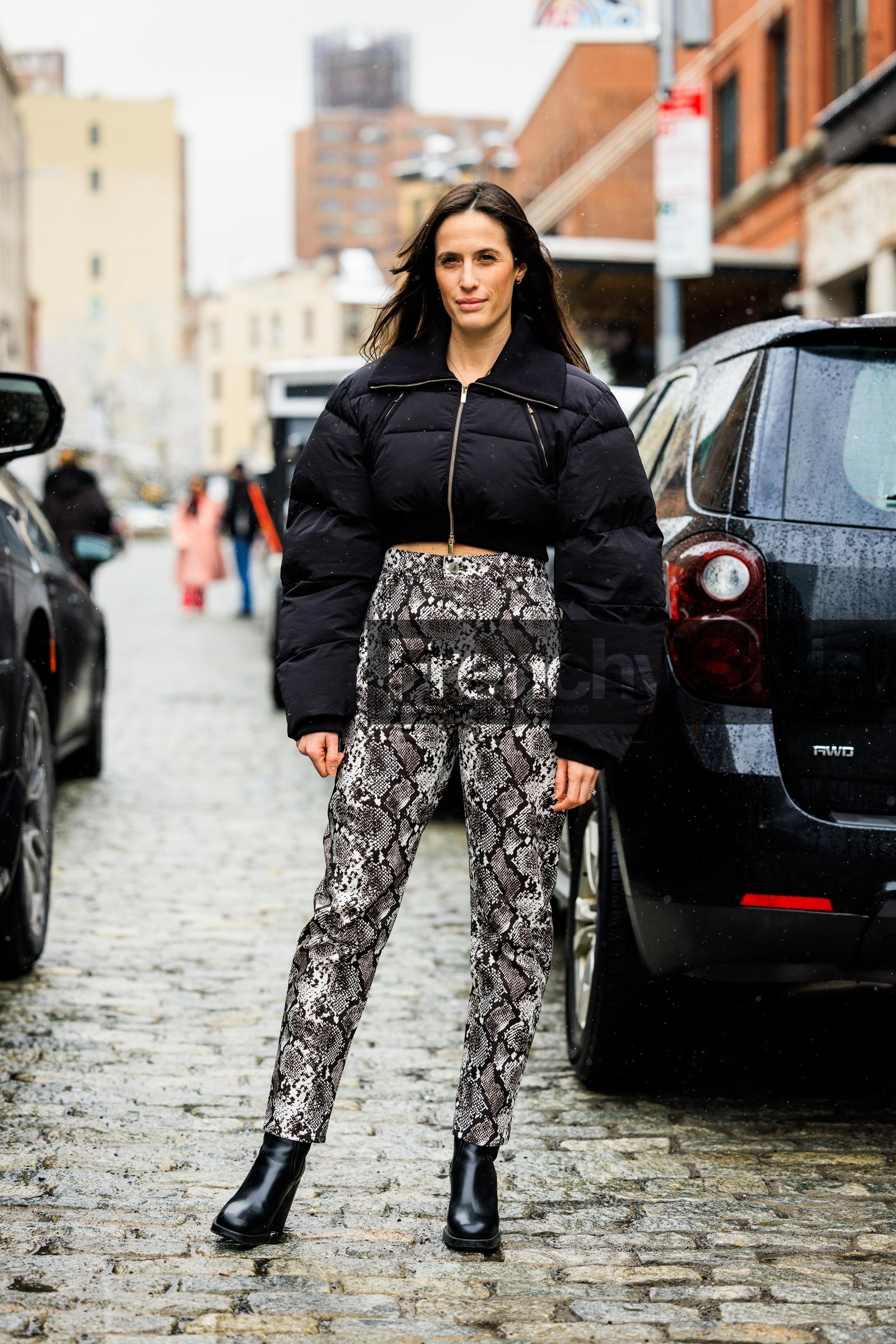 animal print pants, snake print pants, snake pants, black boots, black leather boots, bomber jacket, cropped jacket, high waist pants, black jacket, astrid boutrot, fashion week, frenchystyle, FW, jonathan paciullo, street style, NYFW, NEW YORK, AUTUMN WINTER 2022-2023, FALL WINTER 2022_2023, FW 22-23, vertical, full length