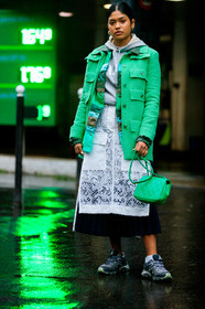 light grey hoodie, apc hoodie, green jacket, striped jacket, green leather bag, chanel bag, chanel jacket, tweed jacket, quilted bag, white skirt, lace skirt, black skirt, grey sneakers, salomon sneakers, mid long skirt, fashion week, frenchystyle, FW, jonathan paciullo, street style, PFW, PARIS, vertical, full length