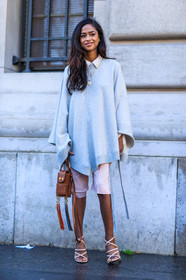 AUTUMN WINTER 2016-2017, AW 16-17, blue sweater, brown bag, camel bag, chloe, FALL WINTER 2016-2017, fashion week, frenchystyle, fringes, full length, FW, FW 16-17, high heels, jonathan paciullo, leather bag, nude sandals, PARIS, PFW, pink shoes, pink shorts, poncho, street style, vertical