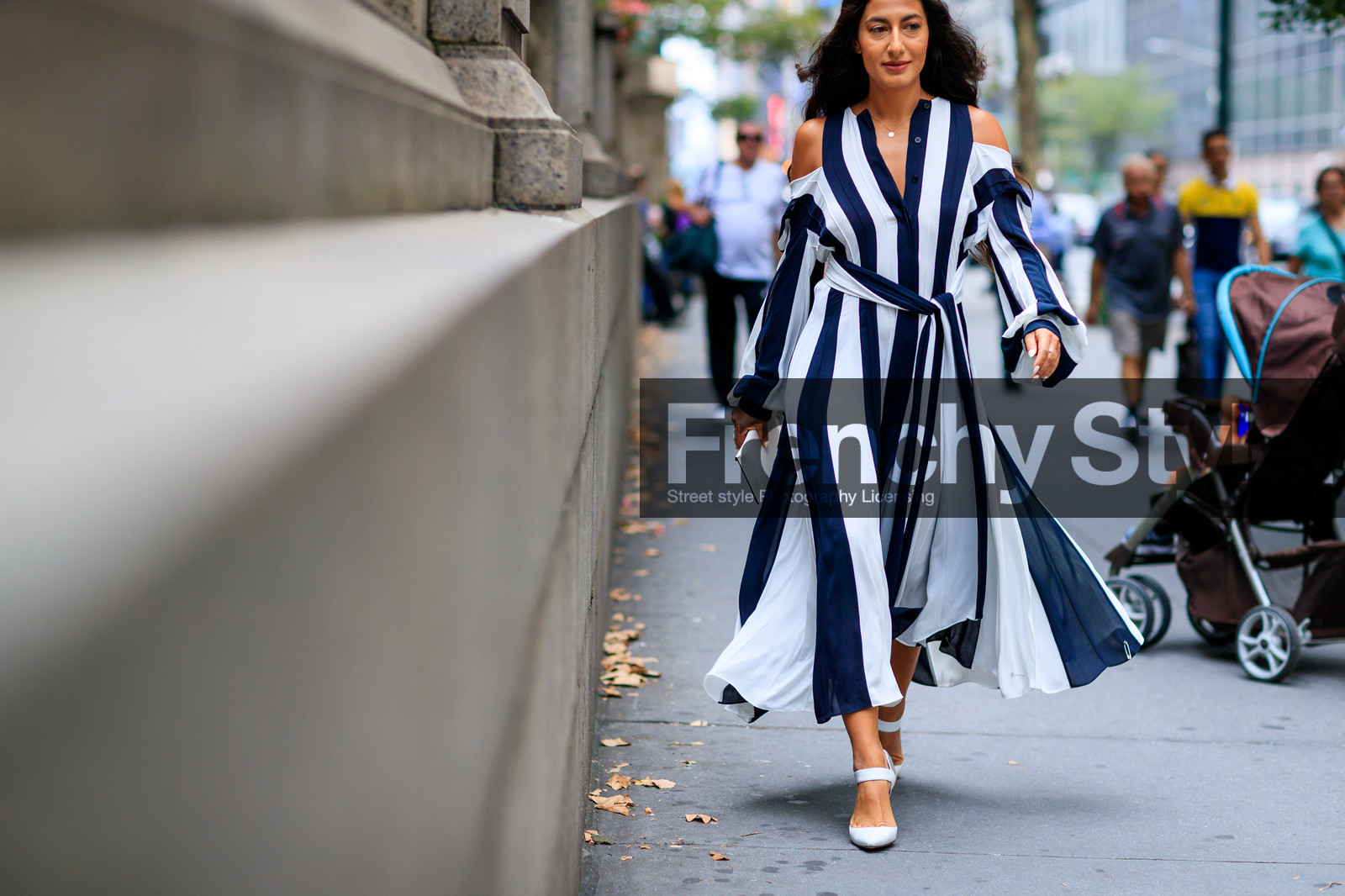 black and white, cold shoulders, graphic dress, high heels, leather shoes, printed dress, stripes, white shoes, fashion week, frenchystyle, FW, jonathan paciullo, street style, NYFW, NEW YORK, SPRING SUMMER 2019, SS 19, atmosphere details, horizontal, detail
