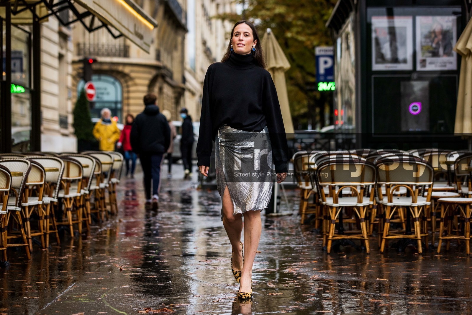 animal print, Astrid Boutrot, black turtleneck, earrings, heels, leopard heels, leopard shoes, printed heels, sequins, silver skirt, skirt, splited skirt, turtleneck, fashion week, frenchystyle, FW, jonathan paciullo, street style, PFW, PARIS, SPRING SUMMER 2022, SS 22, atmosphere details, full length, horizontal