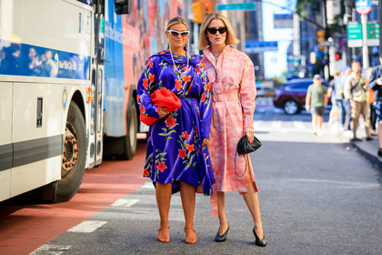 Annabel Rosendahl, black bag, black shoes, graphic dress, high heels, leather bag, leather shoes, pink dress, printed dress, rings, sunglasses, balenciaga, black belt, bottega veneta, floral, flowers, graphic dress, janka polliani, leather bag, leather shoes, printed dress, purple dress, red bag, red shoes, sunglasses, the row, fashion week, frenchystyle, FW, jonathan paciullo, street style, NEW YORK, NYFW, SPRING SUMMER 2020, SS 20, horizontal, atmosphere details, full length
