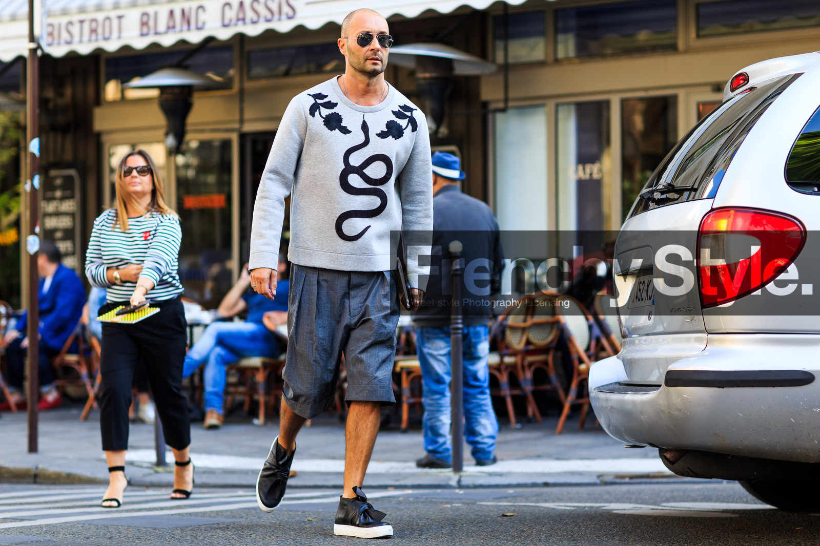 atmosphere details, aviator sunglasses, black slippers, fashion week, frenchystyle, full length, FW, grey shorts, grey sweater, horizontal, jonathan paciullo, leather shoes, MENSWEAR, PARIS, PFW, printed sweater, SPRING SUMMER 2017, SS 17, street style, sunglasses