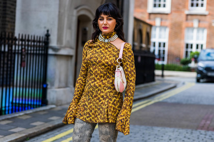 Maria Bernad, animal print, print, saddle, dior, necklace, vivienne westwood, yellow, fashion week, frenchystyle, FW, jonathan paciullo, street style, SPRING SUMMER 2022, SS 22, LFW, LONDON, horizontal, atmosphere details, detail