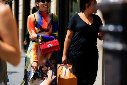 graphic dress, lace dress, leather bag, miu miu, multicolor sweater, printed dress, red bag, sunglasses, tie & die, fashion week, frenchystyle, FW, jonathan paciullo, street style, PFW, PARIS, atmosphere details, horizontal, detail, AUTUMN WINTER 2018-2019, FALL WINTER 2018-2019, FW 18-19, susie lau
