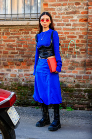 marx mae, blue pullover, blue skirt, black vinyl top, black polish top, sleeveless top, corset top, belted pullover, silvered necklace, letters necklace, red sunglasses, red leather clutch, metalic frame sunglasses, small sunglasses, long skirt, black leather boots, flat boots, laced boots, prada boots, high boots, fashion week, frenchystyle, FW, jonathan paciullo, street style, MFW, MILAN, AUTUMN WINTER 2020-2021, FALL WINTER 2020-2021, FW 20-21, vertical, full length