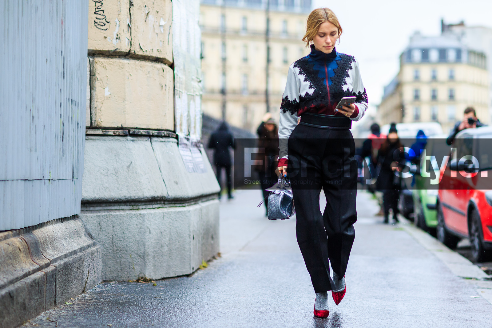 atmosphere details, AUTUMN WINTER 2016-2017, AW 16-17, black pants, embroidered sweater, FALL WINTER 2016-2017, fashion week, frenchystyle, full length, FW, FW 16-17, high heels, high waist, horizontal, jonathan paciullo, leather bag, loewe, metallic bag, PARIS, pernille teisbaek, PFW, red shoes, shiny bag, shiny socks, silver bag, street style, trousers, white sweater