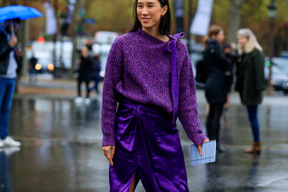 eva chen, purple pullover, purple skirt, silk skirt, long skirt, split skirt, knot details, knotted pullover, knoted skirt, drape skirt, PARIS, PFW, SPRING SUMMER 2020, SS 20, fashion week, frenchystyle, FW, jonathan paciullo, street style, horizontal, atmosphere details, detail