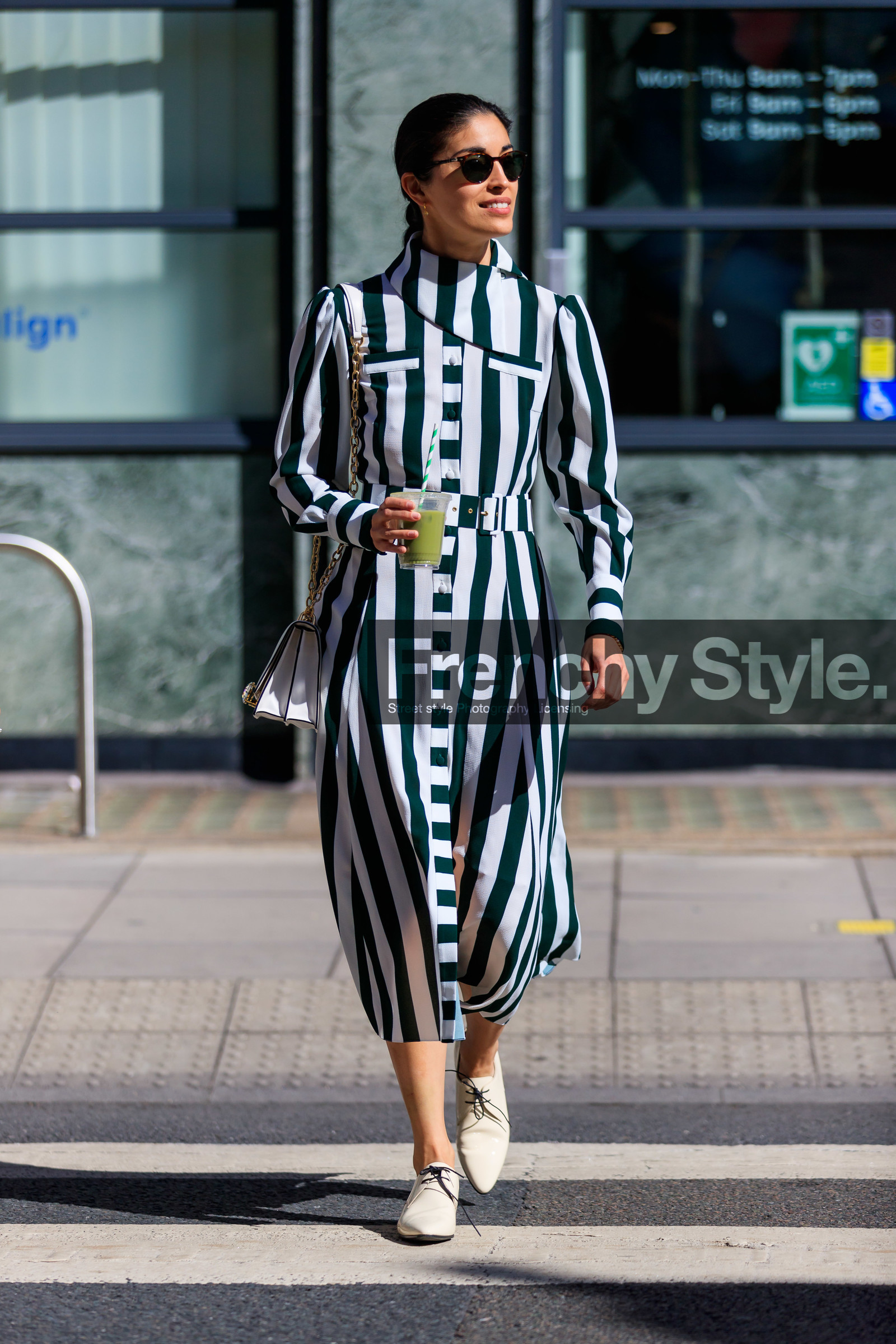caroline issa, persol sunglasses, brown scale sunglasses, striped dress, dark green and white dress, white leather bag, chain strap bag, golden chain strap bag, white leather shoes, white polish shoes, flat shoes, high collar dress, collar details, laced shoes, button dress, fashion week, frenchystyle, FW, jonathan paciullo, street style, vertical, full length
