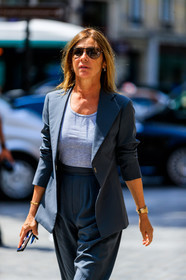 atmosphere details, blazer, carine roitfeld, detail, fashion week, frenchystyle, FW, grey jacket, grey pants, grey suit, grey top, jonathan paciullo, MENSWEAR, PARIS, PFW, SPRING SUMMER 2018, SS 18, street style, sunglasses, trousers, vertical