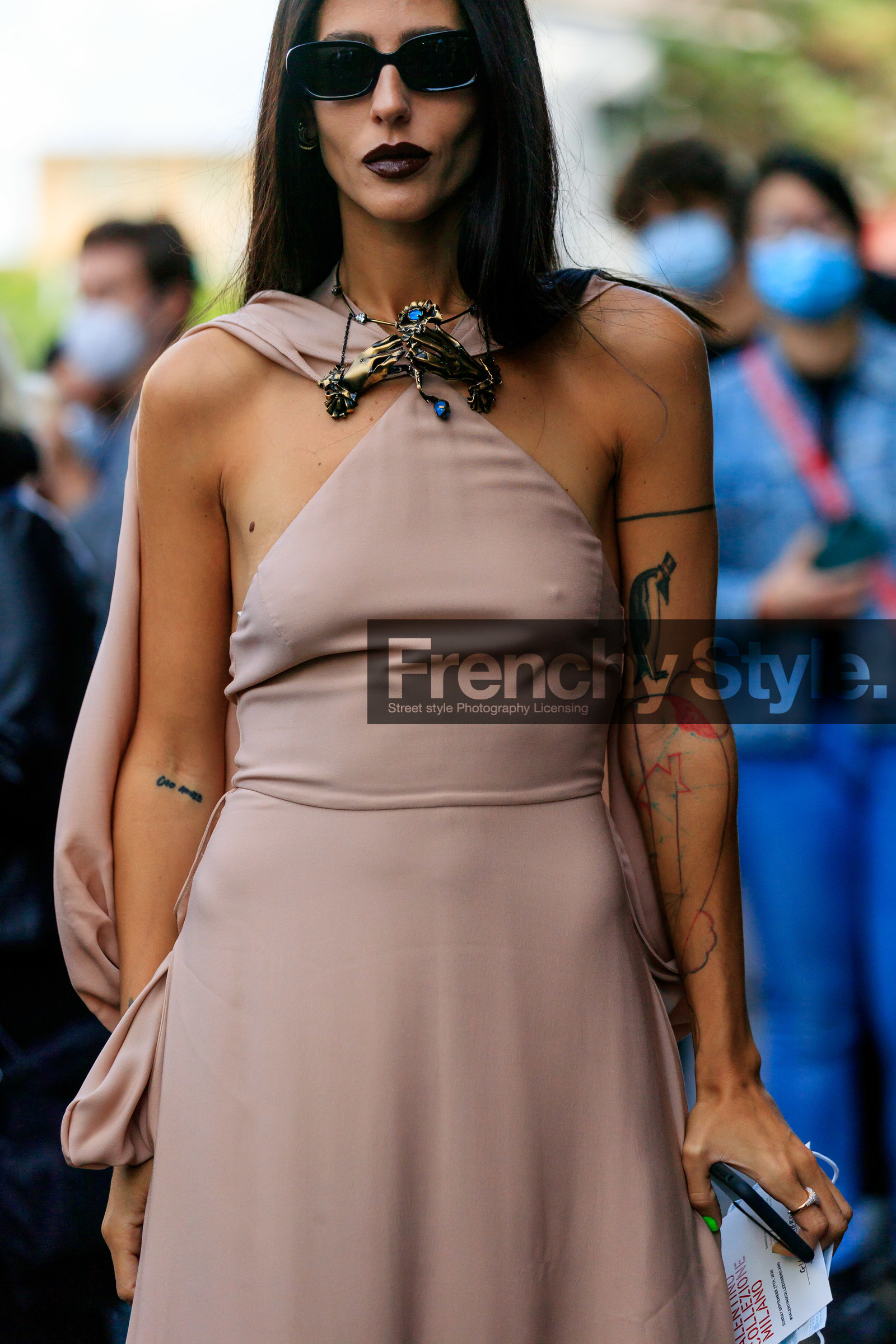black sunglasses, square shape glasses, nude dress, sleeveless dress, nude cape, big necklace, golden necklace, blue necklace, strassed necklace, valentino dress, valentino necklace, gilda ambrosio, street style, jonathan paciullo, FW, frenchystyle, fashion week, MFW, MILAN, SPRING SUMMER 2021, SS 21, vertical, detail