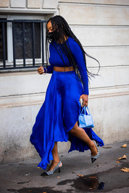 asymetric skirt, bag, bicolor shoes, black heels, blue bag, blue crop top, blue skirt, blue top, color, color block, crop top, electric blue, facial mask, heels, leather bag, printed heels, Shiona Turini, skirt, white heels, street style, jonathan paciullo, FW, frenchystyle, fashion week, PFW, PARIS, SPRING SUMMER 2022, SS 22, vertical, full length